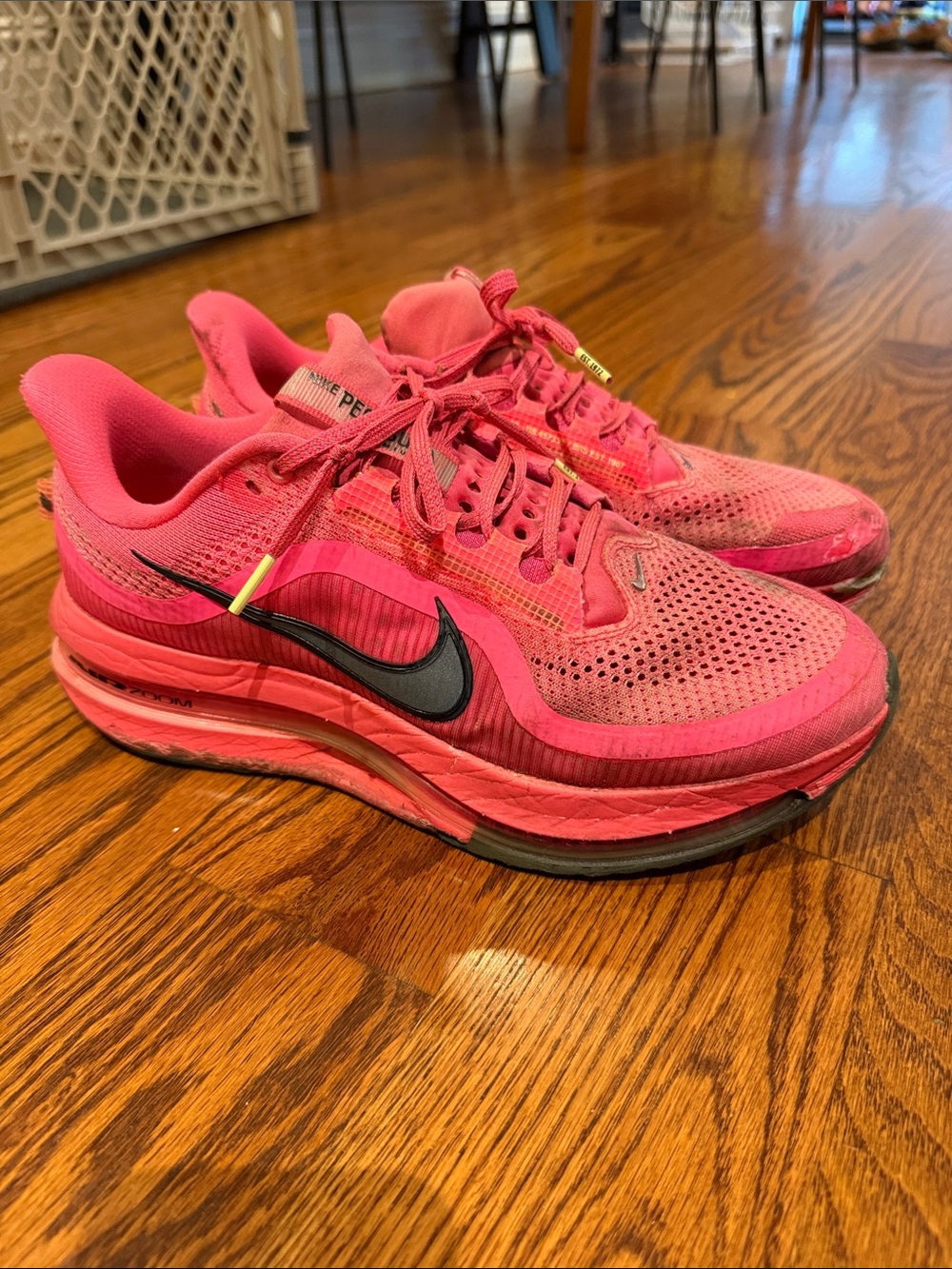 Nike Men’s Pink Athletic Running Shoes with Black Swoosh